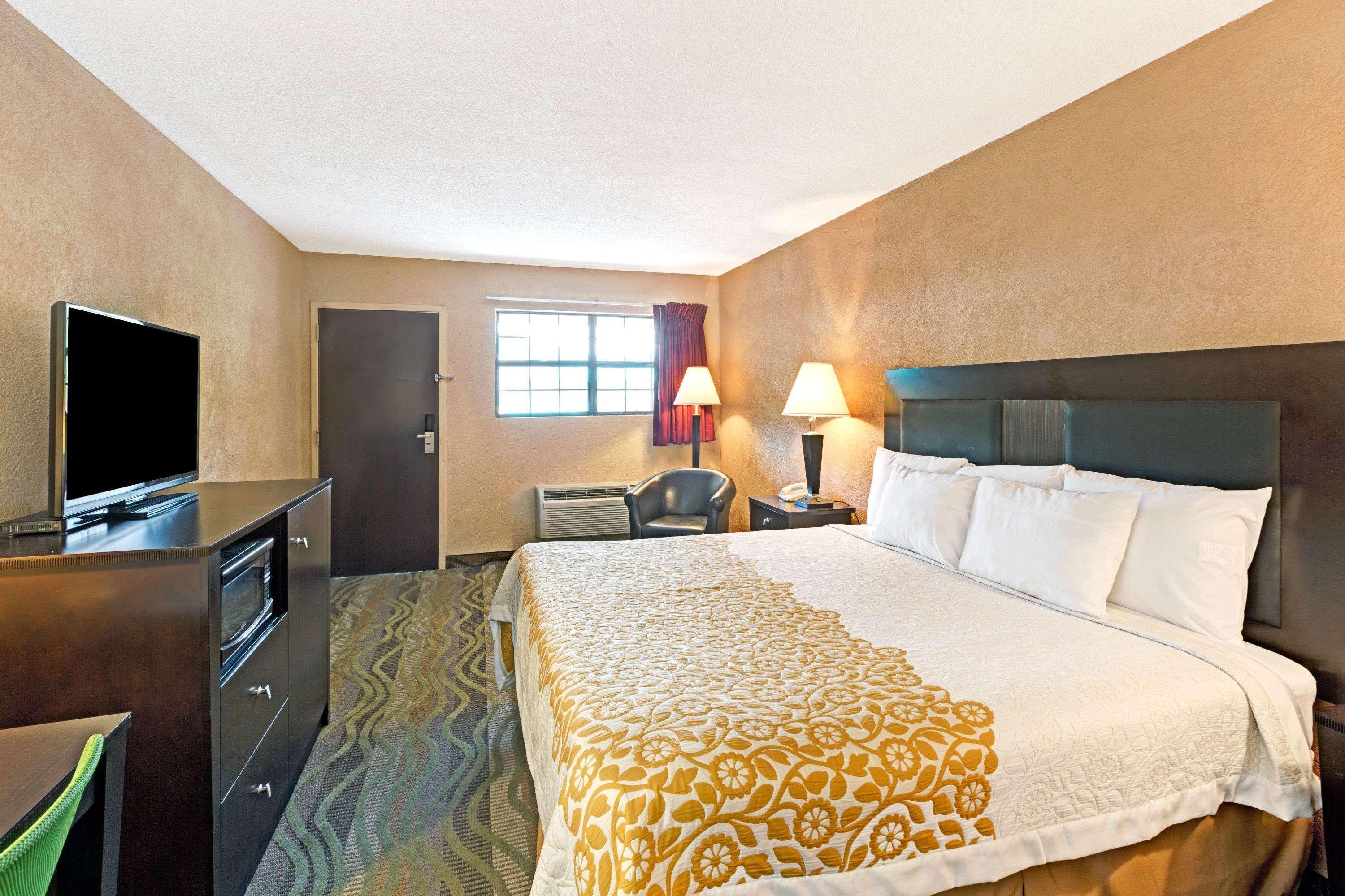 Days Inn By Wyndham Cherokee Near Casino מראה חיצוני תמונה