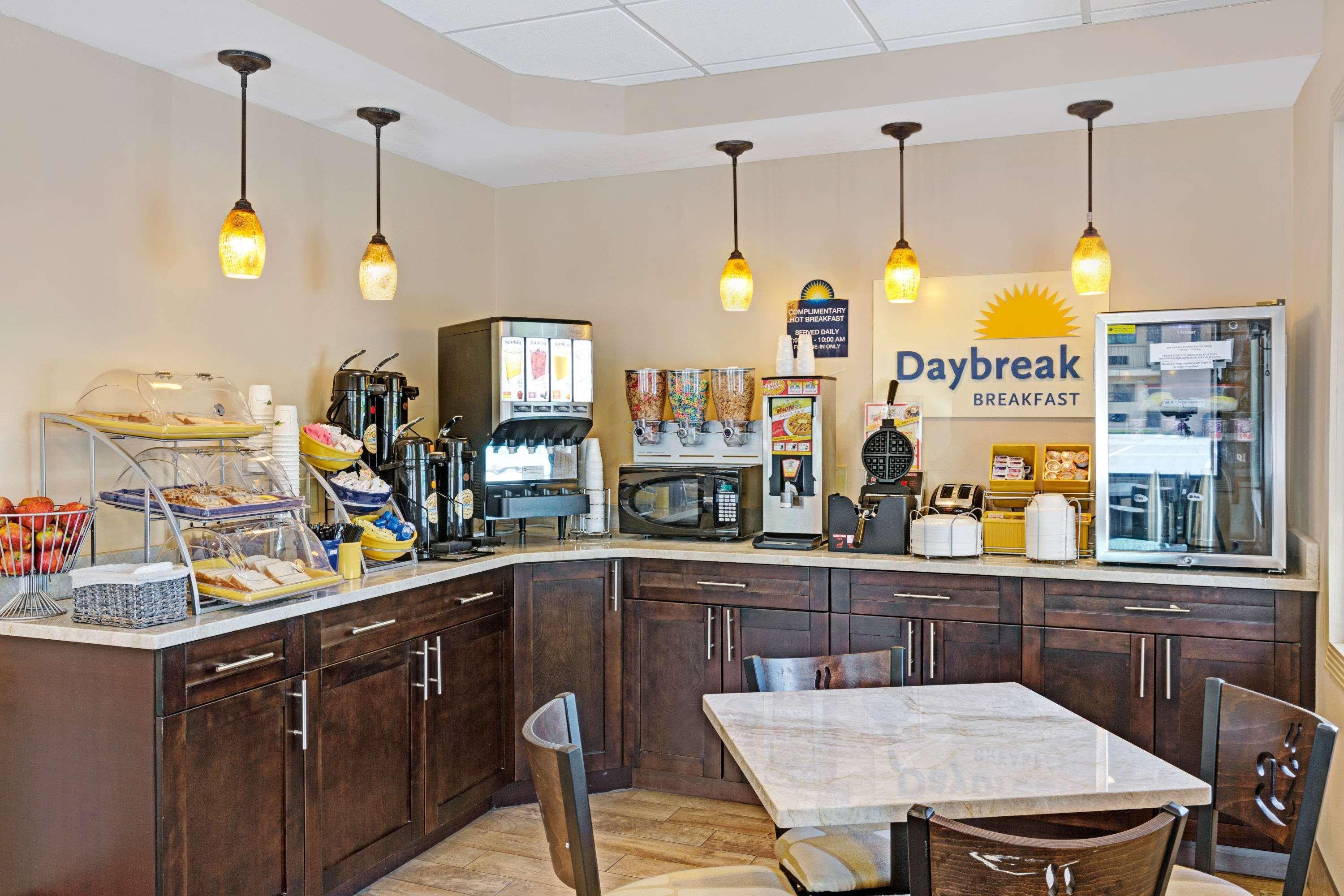Days Inn By Wyndham Cherokee Near Casino מראה חיצוני תמונה