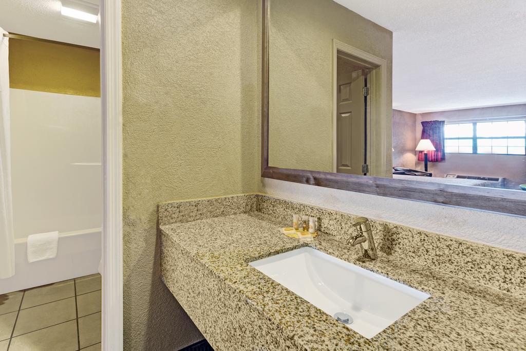 Days Inn By Wyndham Cherokee Near Casino חדר תמונה