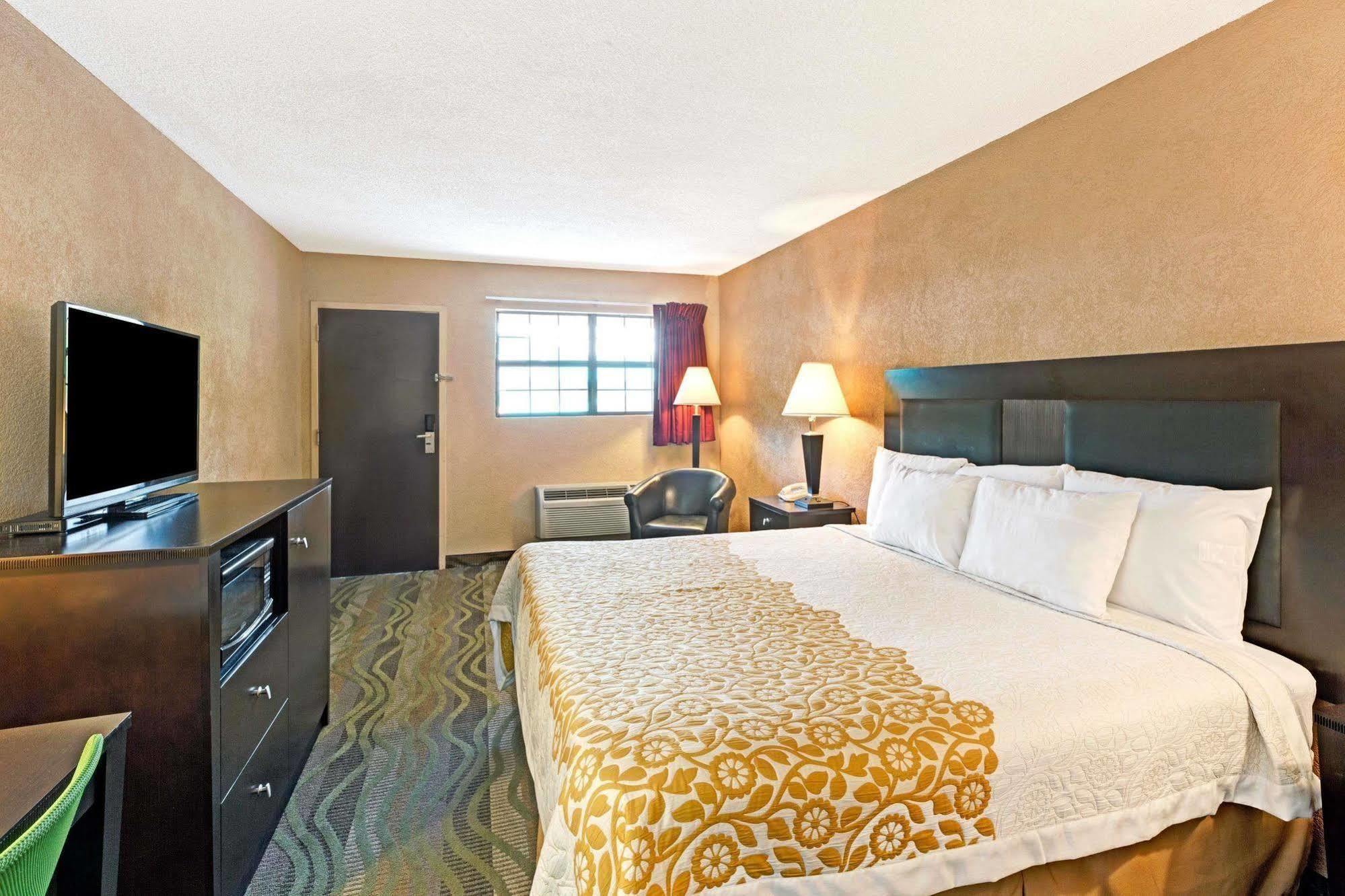 Days Inn By Wyndham Cherokee Near Casino מראה חיצוני תמונה